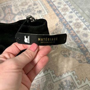 *SOREL* brand new waterproof chelsea boots 6.5